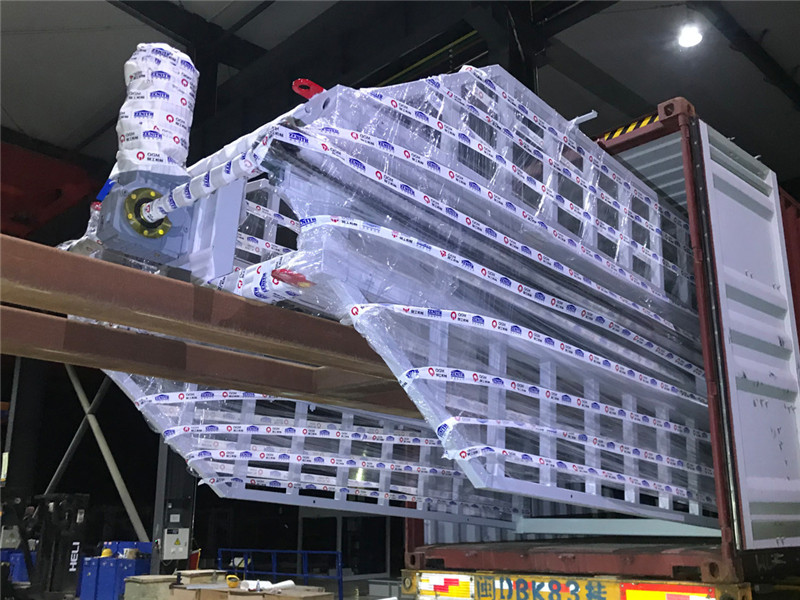養生ラックシステムを備えた QGM の ZN900CG 自動ブロックマシンがエルサルバドルに送られました