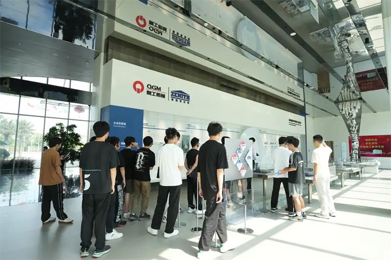 黎明職業大学が雇用開発プログラムのため福建省泉公機械有限公司を訪問しました。