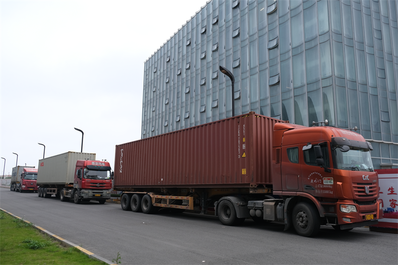 QGM レンガ製造機が中東に出荷され、地域建設の新たな飛躍を支援