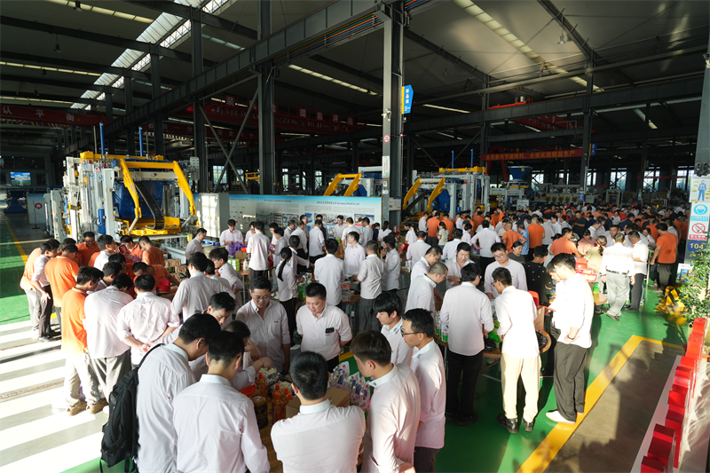 満月は喜びと興奮をもたらし、「ギャンブル」は興奮を生みます！ Quangong Machineryの中秋節のケーキを持ったサイコロパーティーは温かく終了しました