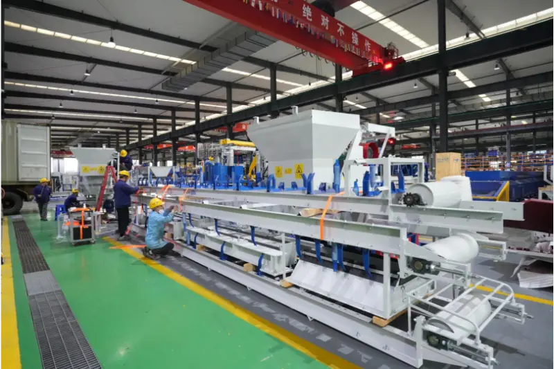 春は、一生懸命働き、進歩するのに最適な時期です。 Quangong Machinery Co., Ltd. は海外への商品発送に忙しい。